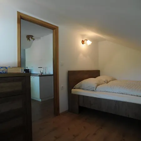 Turisticna Kmetija Izgorsek Grize
